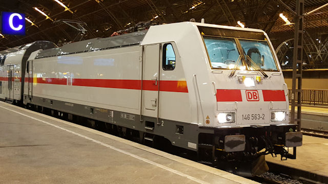 146 563-2 im Hauptbahnhof von Leipzig