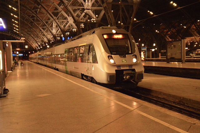 ET 1442 in silberner Lackierung für die S-Bahn Mitteldeutschland