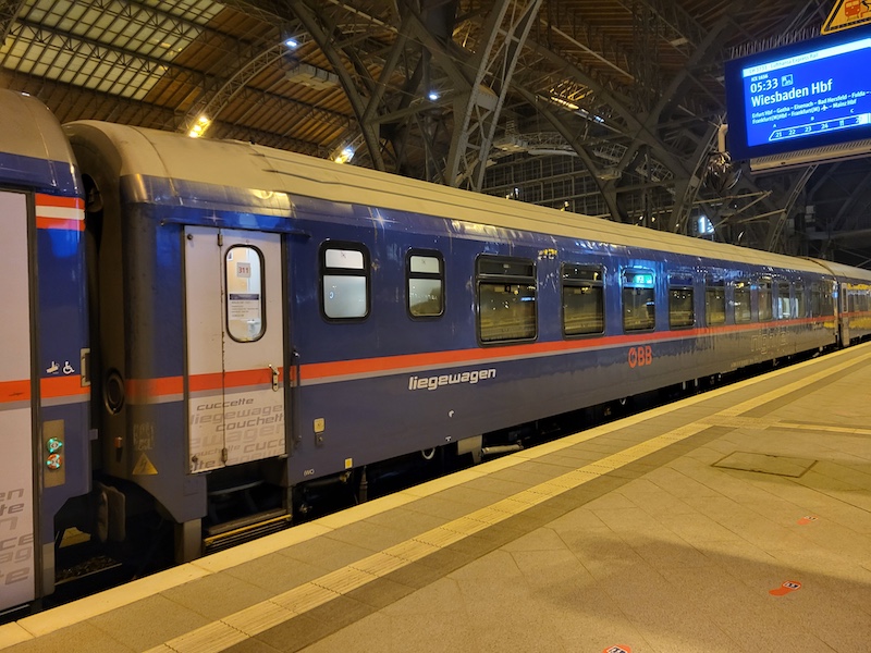 Schlafwagen Bcmz 59-90.0 des ÖBB Nightjet