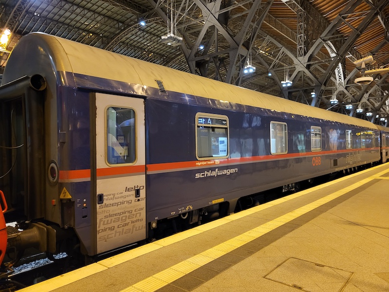 Schlafwagen ex-DB WLABmz 173 des ÖBB Nightjet