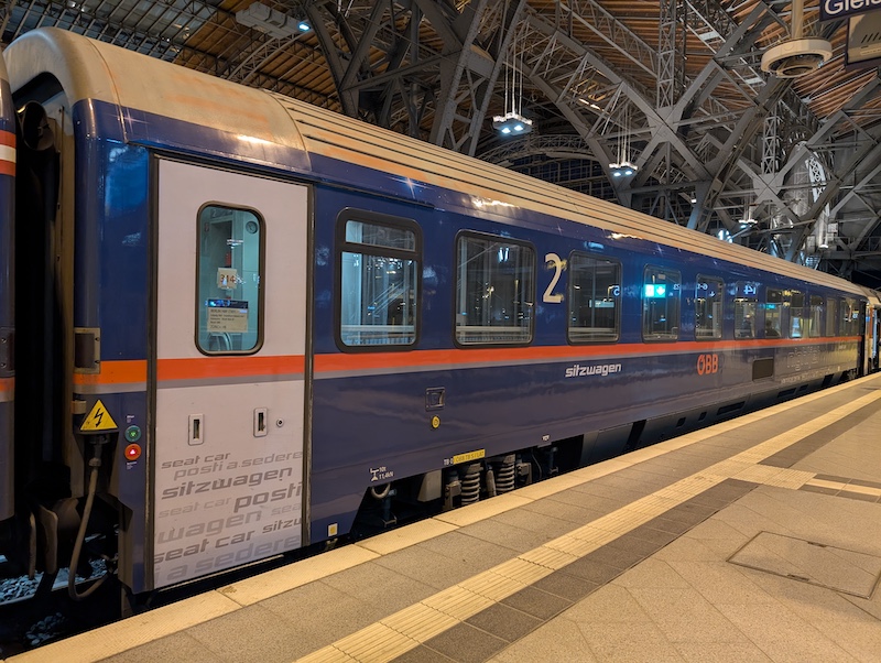 PXL 20250608 203311983