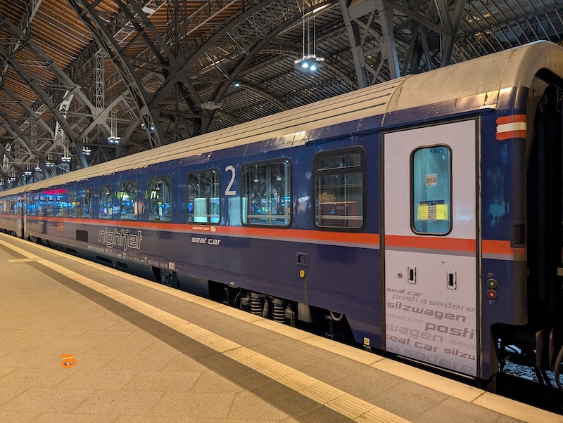 PXL 20250608 203827330