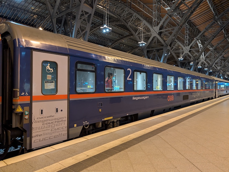 PXL 20250608 204016964