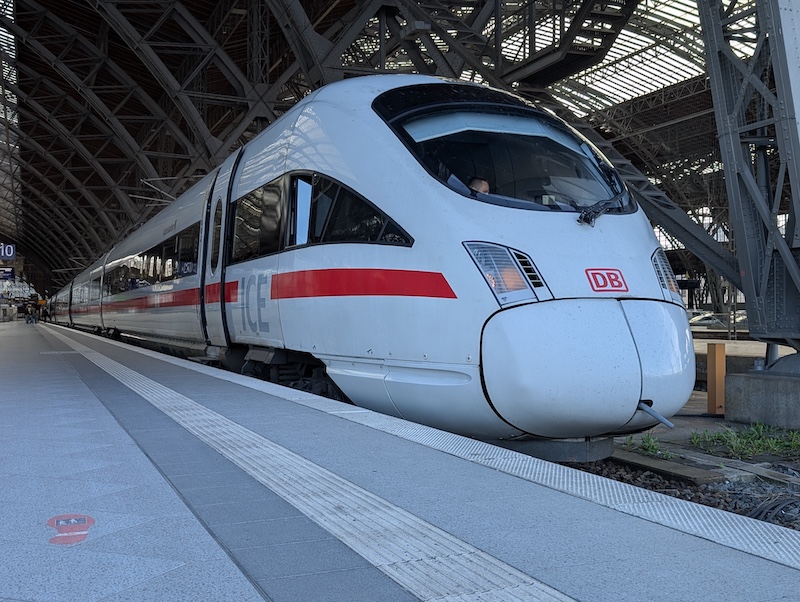 Baureihe 411 (ICE T) kurz vor der Abfahrt in Leipzig Baureihe 411 (ICE T) kurz vor der Abfahrt in Leipzig